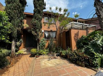 Casa · 242m² · 4 Recámaras · 2 Estacionamientos · Casa en Venta en Jardines del Toreo