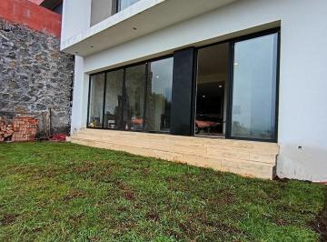 Casa · 408m² · 3 Recámaras · 3 Estacionamientos · Casa en Club de Golf Altozano