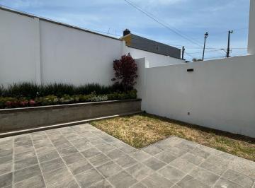 Casa · 178m² · 3 Recámaras · 2 Estacionamientos · Casa en Venta a 5 Min de Paseo Altozano