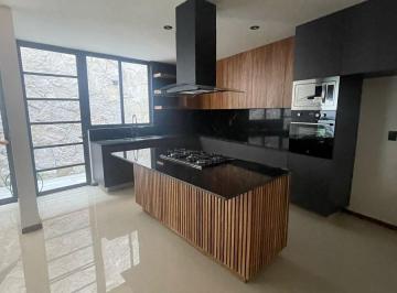 Casa · 189m² · 4 Recámaras · 2 Estacionamientos · Casa en El Pinar Altozano