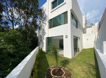 Casa · 345m² · 4 Recámaras · 3 Estacionamientos · Casa en Vistas Altozano