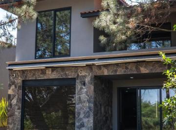 Casa · 292m² · 3 Recámaras · Casa Venta Club de Golf Altozano