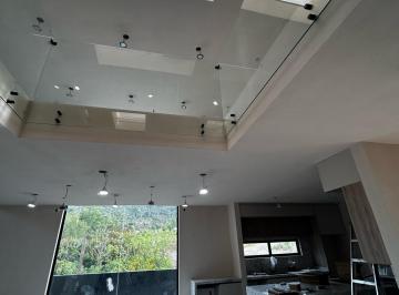 Casa · 5 Recámaras · 3 Estacionamientos · Casa - Fraccionamiento Montaña Monarca