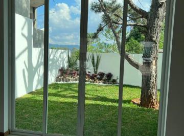 Casa · 245m² · 3 Estacionamientos · Casa en Vistas Altozano Coto Privado