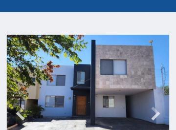 Casa · 310m² · 3 Recámaras · 4 Estacionamientos · Casa en Fraccionamiento Tres Marías