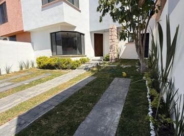 Casa · 180m² · 4 Recámaras · 3 Estacionamientos · Casa en Venta Remodelada Jardines del Toreo