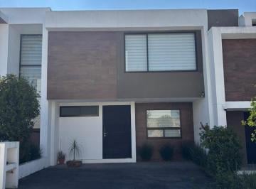 Casa · 155m² · 3 Recámaras · 2 Estacionamientos · Casa en Venta en Puerta Madero Altozano Morelia
