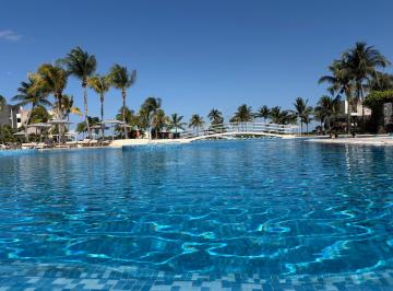 Departamento de 2 habitaciones, Solidaridad · Beachfront en Mareazul Playa del Carmen
