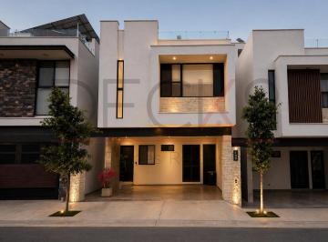 Casa · 225m² · 3 Recámaras · 2 Estacionamientos · Casa en Fraccionamiento Montellán