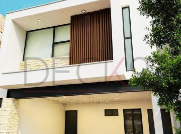 Casa · 225m² · 3 Recámaras · 2 Estacionamientos · Casa en Montellán Carretera Nacional | 3 Rec. | $7.95 Mdp
