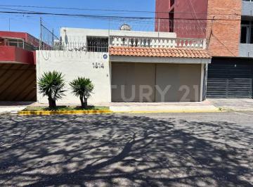 Casa · 278m² · 4 Recámaras · 2 Estacionamientos · Venta de Casa Colonia El Mirador, Puebla, Pue.