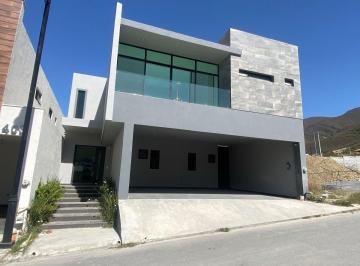 Casa de 4 habitaciones, Monterrey · Casa en Renta en Aires del Vergel (El Uro) Carretera Nacional