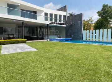 Casa en condominio de 4 habitaciones, Zapopan · Oportunidad Única: Residencia a un Costado de Andares!