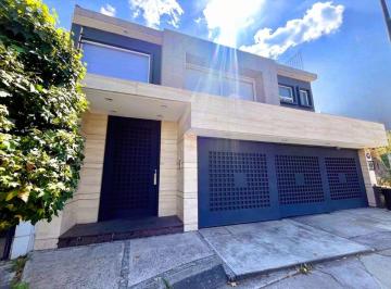 Casa de 3 habitaciones, Huixquilucan · Exclusiva Residencia en Parques de La Herradura: de Lujo con Paneles Solares y Terraza