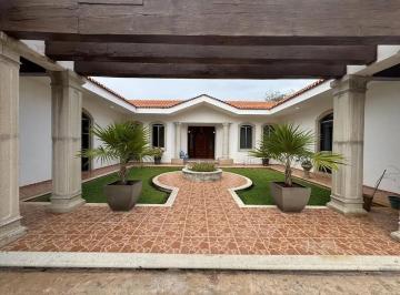 1 · Casa en Venta de un Piso en Fraccionamiento La Ceiba 2, Merida