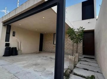 1 · Casa en Venta en Merida Cholul, Amueblada y Equipada