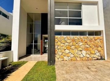 1 · Casa Tipo Villa en Venta en Conkal, con Alberca, Merida Yucatan