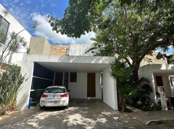 1 · Renta de Casa en Privada, 3 Recámaras, Alberca, Temozon
