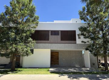 Casa en condominio de 3 habitaciones, Zapopan · Casa en Venta en Solares. Coto Privanza Ponto