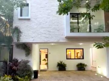 Casa · 359m² · 3 Recámaras · 2 Estacionamientos · Casa en Venta en Mérida Temozón Norte