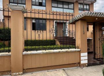 Casa · 381m² · 3 Recámaras · 3 Estacionamientos · Casa en Venta Residencial San Carlos Metepec