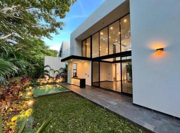 1 · Casa en Venta en Privada Residencial en Cabo Norte en Mérida Yucatán