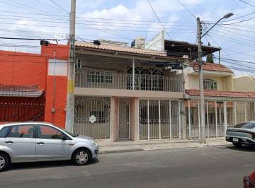Casa · 302m² · 5 Recámaras - KW GRAND · Casa en Venta Panoramica Huentitan