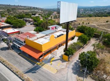 Local comercial de 2 habitaciones, San Juan del Río · Local en Renta - Autopista Mexico Queretaro