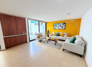 Casa de 3 habitaciones, Querétaro · Cumbres del Lago Casa en Cumbres del Lago con Jardín, Terraza y Oficina Independiente Vm²836