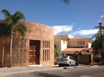Casa en condominio de 6 habitaciones, Zapopan · Magnifica Residencia en Condominio 6 Rec Alberca Cine en Virreyes Zapopan Jalisco