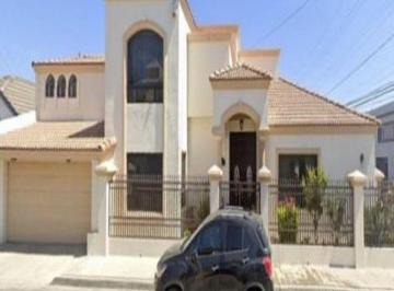 Casa de 4 habitaciones, Tijuana · Casa de Recuperación Bancaria