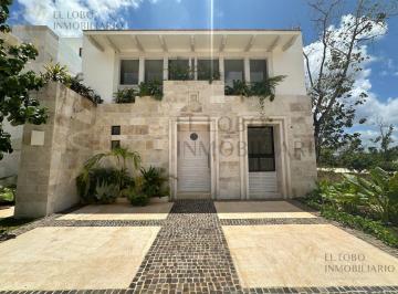 Casa · 267m² · 3 Recámaras · 2 Estacionamientos · Casa en Venta en Losantos Cancún
