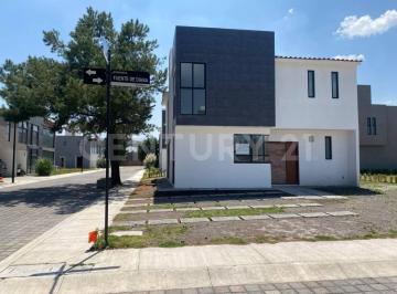 Casa en condominio · 220m² · 1 Recámara · 3 Estacionamientos · Casa Nueva en Venta Residencial Vistalagua, San Mateo Atenco, Estado de Mexico