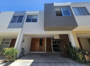 Casa de 3 habitaciones, Zapopan · Casa en Venta en Santa Margarita