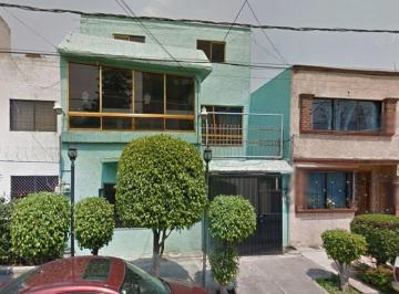 Casa de 3 habitaciones, Azcapotzalco · Vendo Casa de 145 m², en Col. Nva. Sta. María, Cerca de Avs Principales. "Recuperación Bancaria"