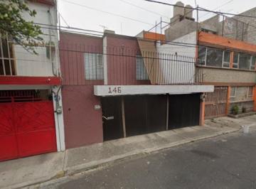 Casa de 3 habitaciones, Coyoacán · Casa en Venta en Prado Churubusco