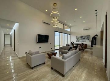 1 · Casa de un Piso en Privada Residencial en Xcanatún en Mérida Yucatán