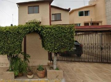 Casa de 4 habitaciones, Atizapán de Zaragoza · Casa en Alamedas en López Mateos Nezahualcóyotl en Venta Hipotecaria