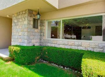 Casa en condominio · 420m² · 3 Recámaras · 4 Estacionamientos · Casa en Venta, San Jerónimo Lídice.