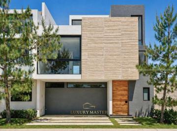 Casa · 210m² · 3 Recámaras · 2 Estacionamientos · Casa en Privanza Hábitat, Condominio Senda Solares