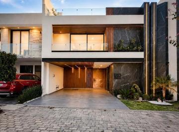 Casa · 391m² · 4 Recámaras · 2 Estacionamientos · Casa en Venta en Lomas de Angelopolis, Parque Foresta Excelente Ubicación