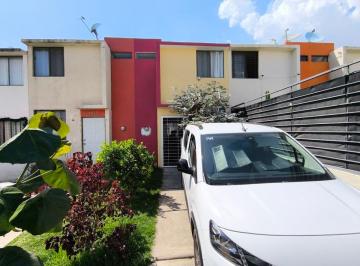 Casa de 2 habitaciones, Zapopan · Fracc. Los Tréboles Casa en 2pl 2 Recamaras 1.5 Wccalle La Herencia, Mcipo. de Zapopan