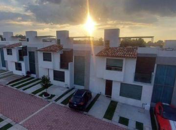 Casa · 223m² · 3 Recámaras · 3 Estacionamientos · Venta de Casa en Privada, en Zona Residencial - Campestre de Cacalomacan