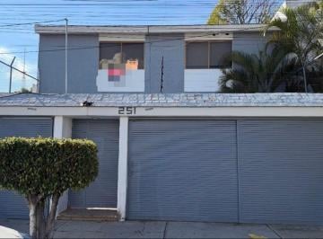 84c7eb08e5697b5cc106d6827df3f55bc1d123f02d24d6e0f98c0a140c78f278 · Casa en Venta en Colonia Jardines Vallarta.