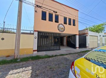 Casa · 236m² · 3 Recámaras · 3 Estacionamientos · Casa en Venta (Opción Para Oficinas) en San Juan del Rio, Querétaro