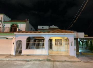 Casa de 3 habitaciones, Mazatlán · Casa en Renta en La Alameda Amueblada