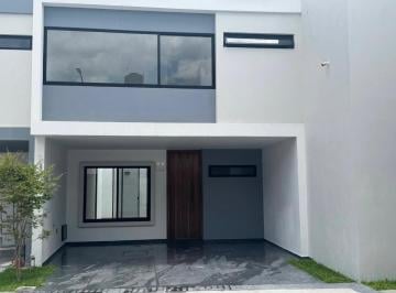 Casa de 3 habitaciones, Zapopan · Casa en Venta El Colli - Tancitaro Residencial