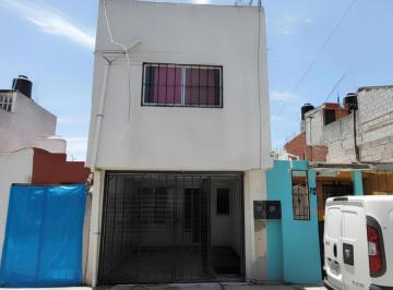 Casa · 136m² · 3 Recámaras · 1 Estacionamiento · Casa en La Guadalupana Funcional, Amplia y en Excelente Estado