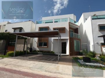 Casa · 265m² · 4 Recámaras · 2 Estacionamientos · En Renta Casa en Residencial Aqua Cancun