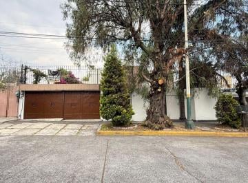 Casa de 4 habitaciones, Naucalpan de Juárez · Casa en Venta en Satélite Juristas